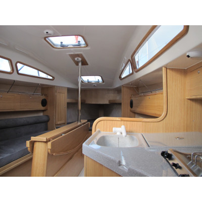 Plachetnice Phobos 25