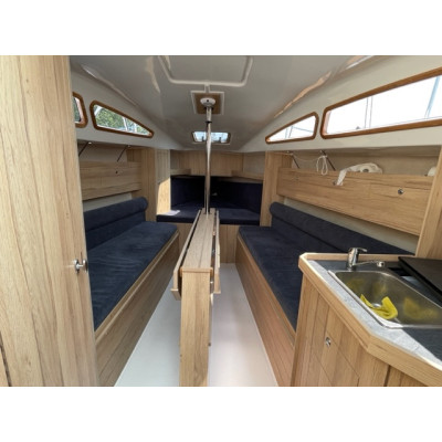 Plachetnice Phobos 25