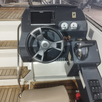 Loď Quicksilver Active 805 (2016) – bez motoru, s přívěsem 3500 kg