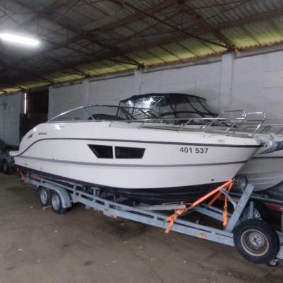 Loď Quicksilver Active 805 (2016) – bez motoru, s přívěsem 3500 kg