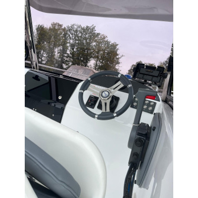 Loď SAVER 590 Cabin Fisher + motor Yamaha F100LB + přívěs